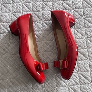 SALVATORE FERRAGAMO VARA BOW PUMP RED
SHOE